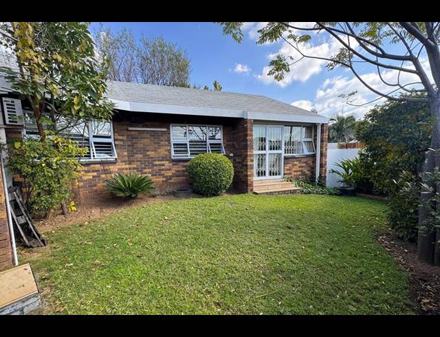 3 BEDROOM TOWNHOUSE FOR SALE IN SANDOWN